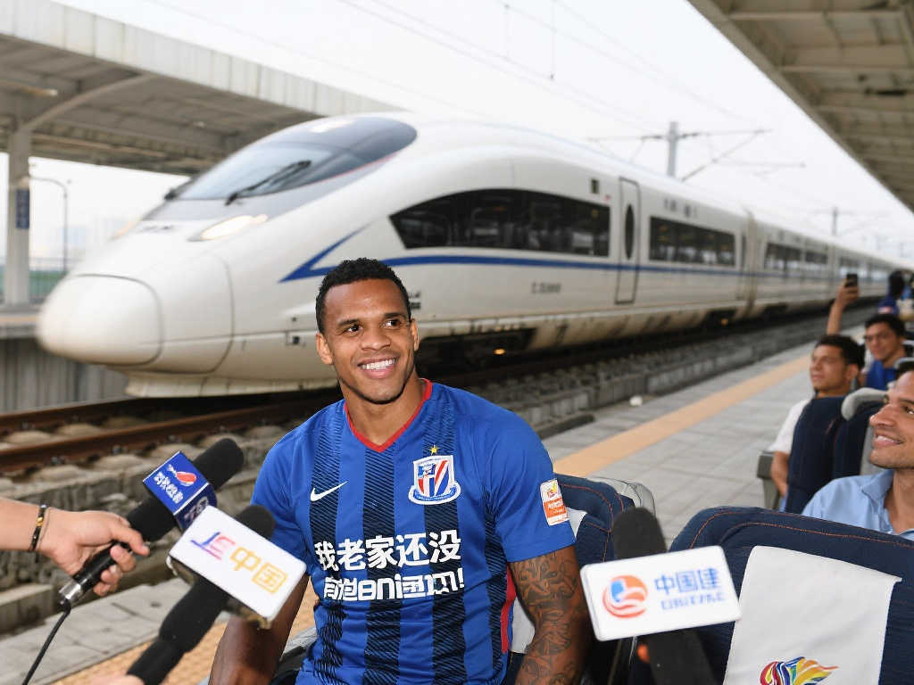申花外援惊叹高铁便捷 路易斯：家乡还未普及